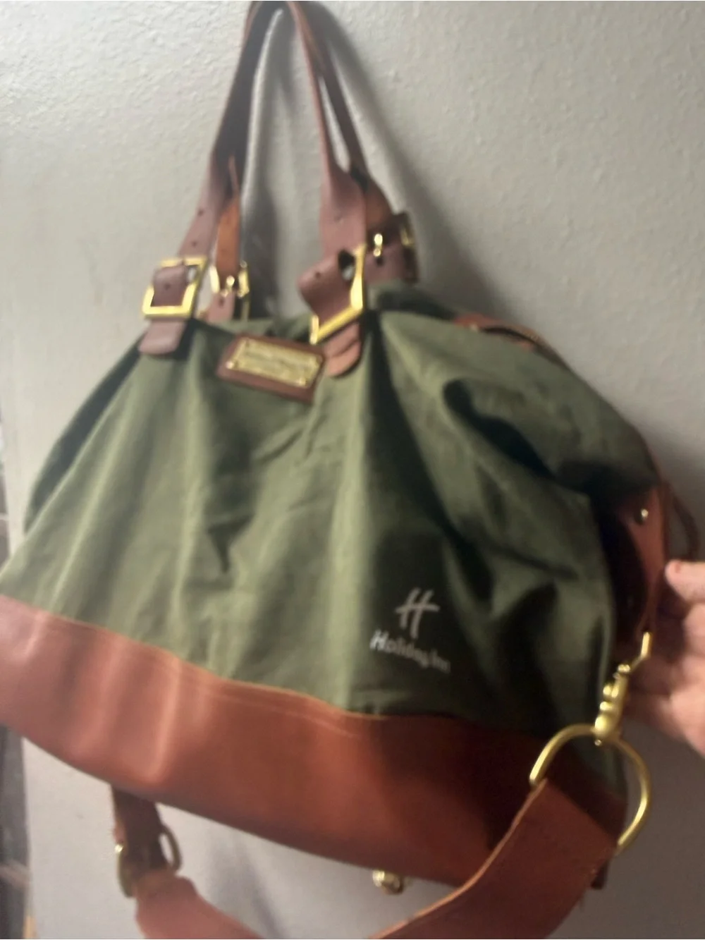 SWORD & PLOW HOLIDAY INN BRANDED GREEN CANVAS/LEATHER CAMO LINED DUFFLE BAG~NWT
